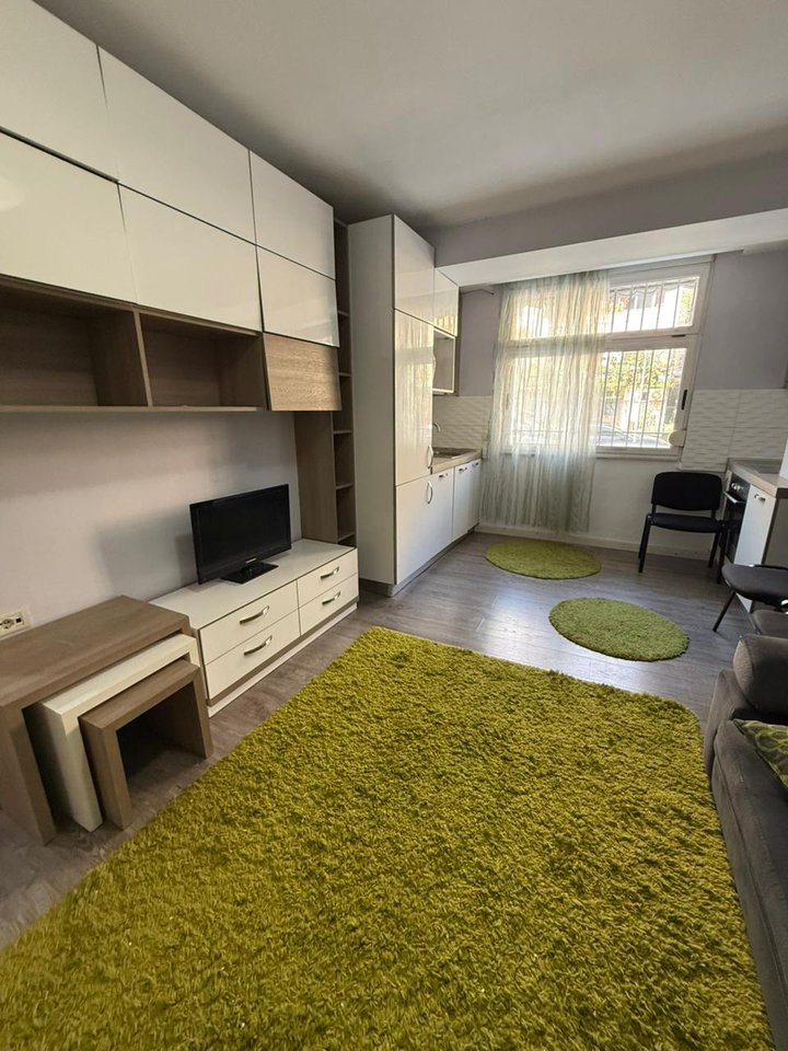 SHITET GARSONIERE + DYQAN – MYSLYM SHYRI
.