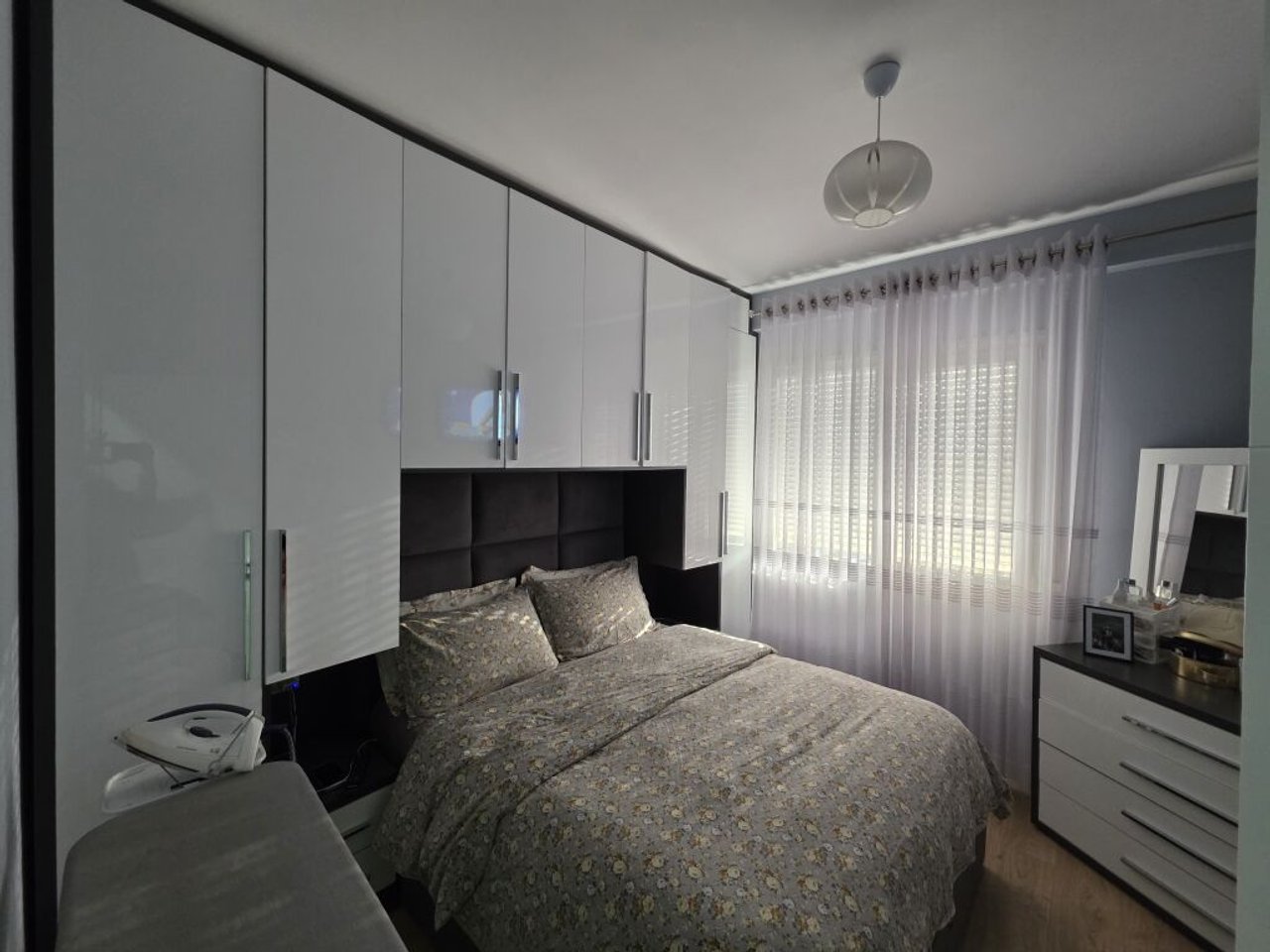 🏡 SHITET APARTAMENT 1+1 – YZBERISHT, PRANË AMERIKAN 3