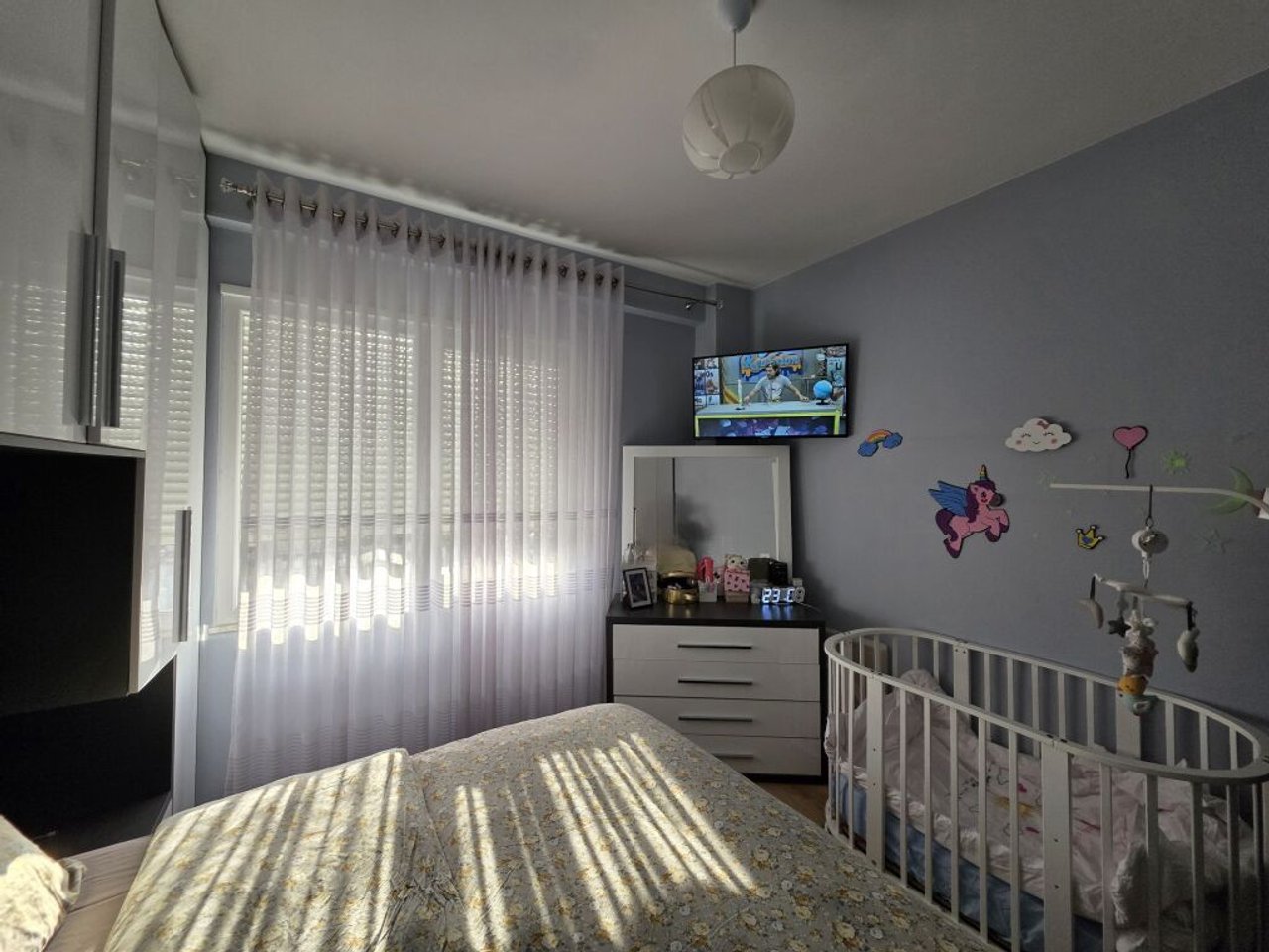 🏡 SHITET APARTAMENT 1+1 – YZBERISHT, PRANË AMERIKAN 3
