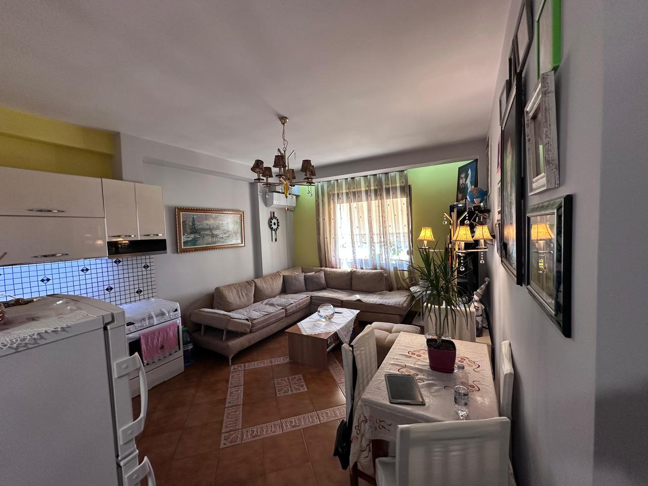 JEPET ME QERA APARTAMENT 1+1 – ASTIR, RRUGA MILTO SOTIR GURA
.