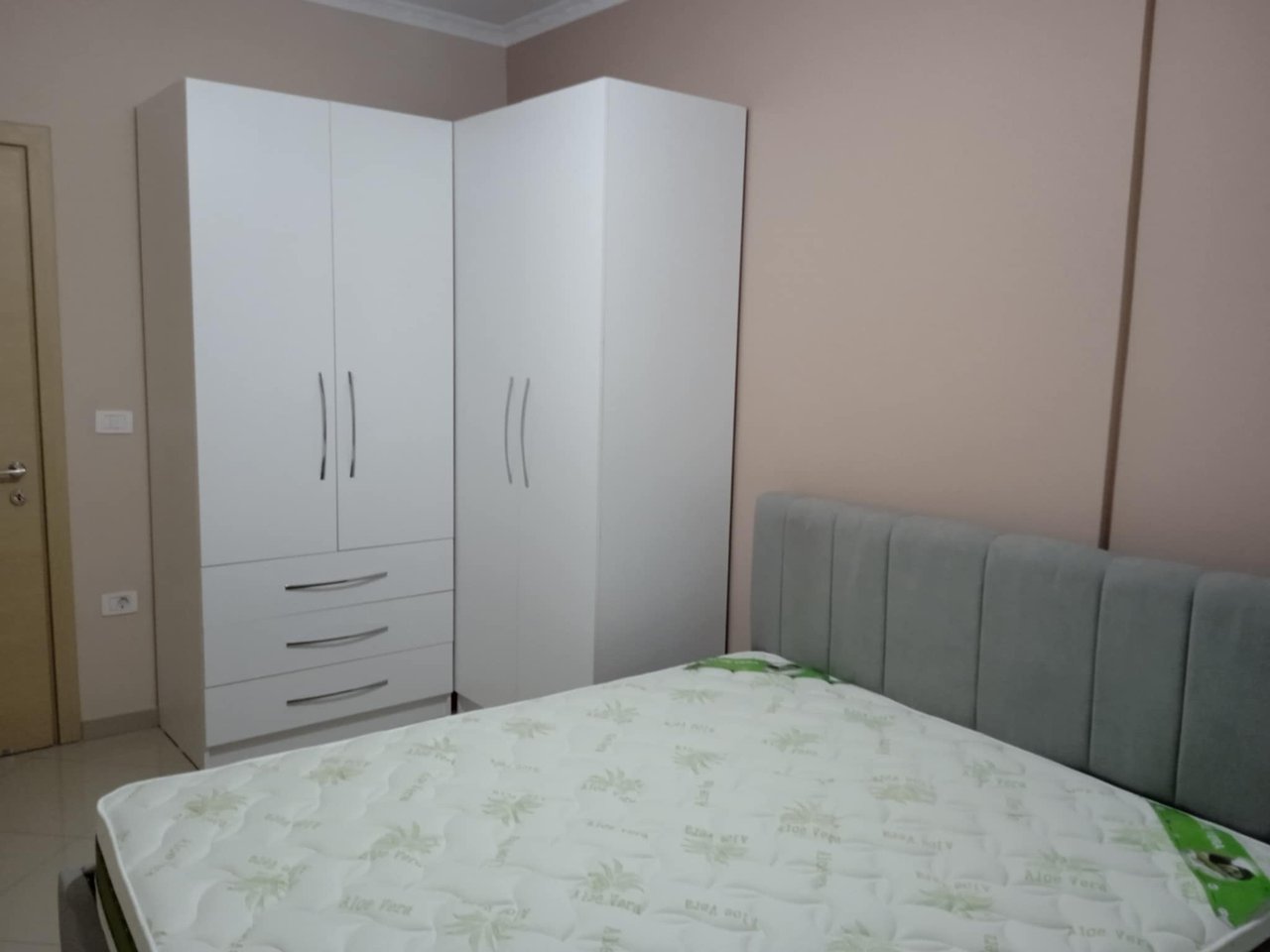 JEPET ME QERA APARTAMENT 2+1 – ASTIR, RRUGA ALEKSANDËR I MADH
.