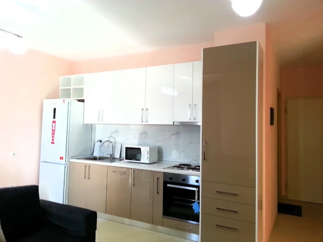 JEPET ME QERA APARTAMENT 1+1 – ZOGU I ZI, RING CENTER