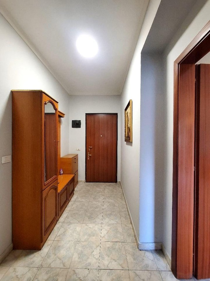 JEPET ME QERA APARTAMENT 1+1 – RR. BARDHYL (PRANË SPITALIT GJERMAN)