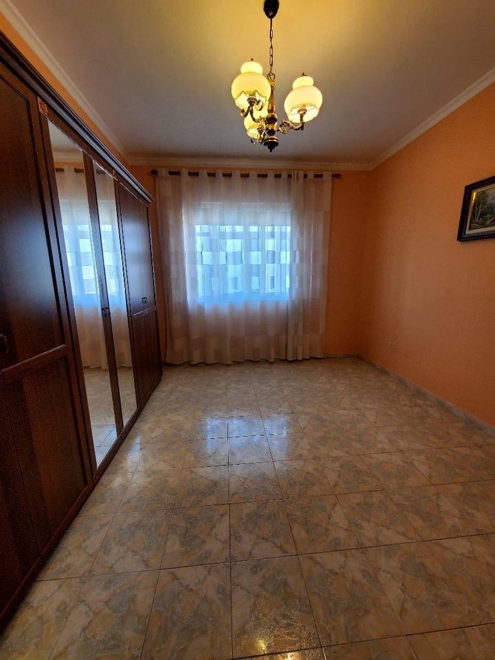 JEPET ME QERA APARTAMENT 1+1 – RR. BARDHYL (PRANË SPITALIT GJERMAN)