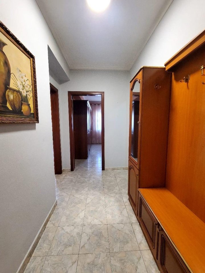 JEPET ME QERA APARTAMENT 1+1 – RR. BARDHYL (PRANË SPITALIT GJERMAN)