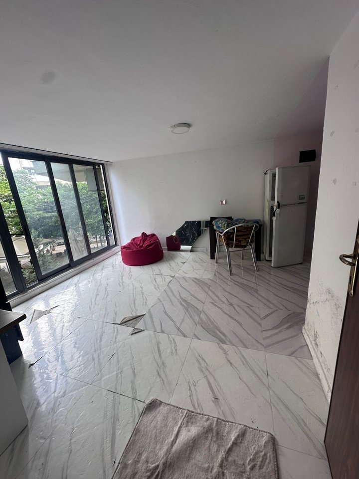 GARSONIERE ME QIRA – BRRYL