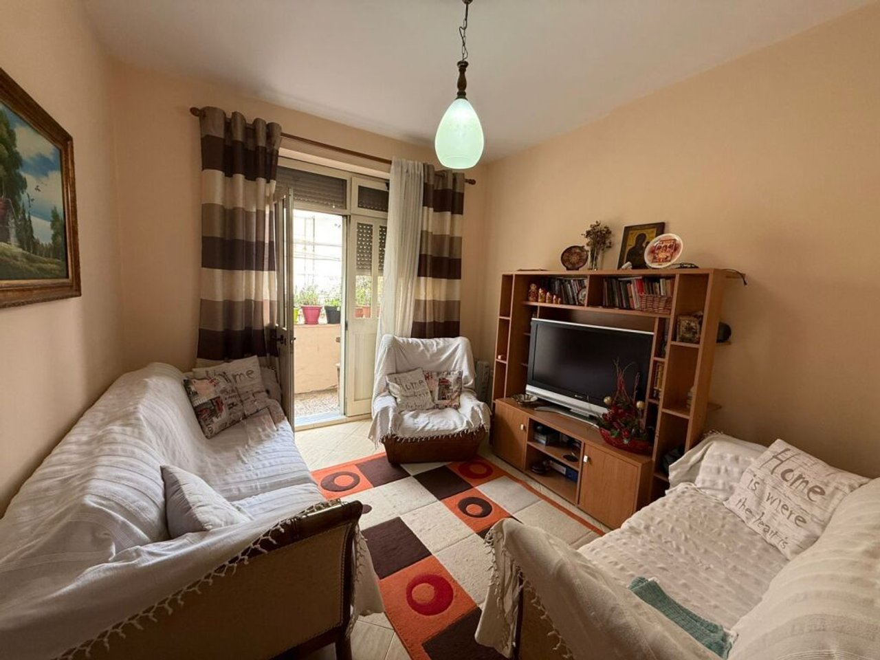 SHITET APARTAMENT 2+1 – RR. E KAVAJËS 🏡