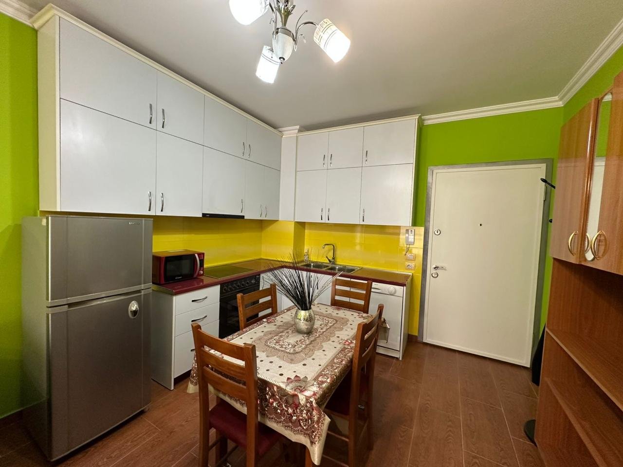 APARTMENT FOR RENT – 21 DECEMBER (FROSINA PLAKU STREET)