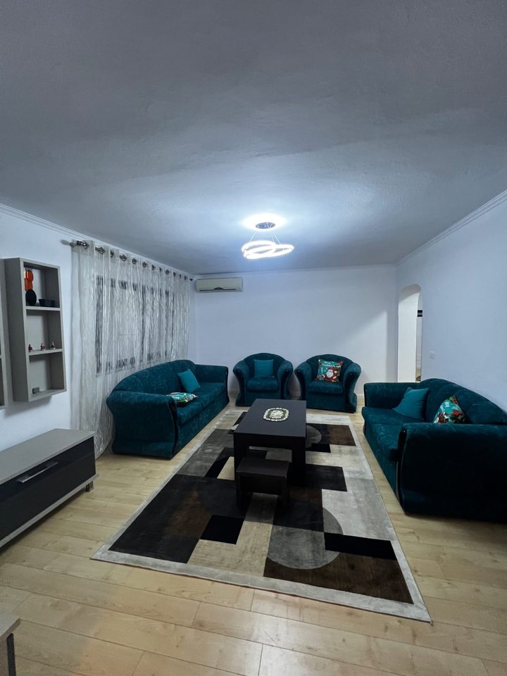 VENDESI APPARTAMENTO 2+1 – SCUOLA DI BALLETTO (VIA ELBASANI)