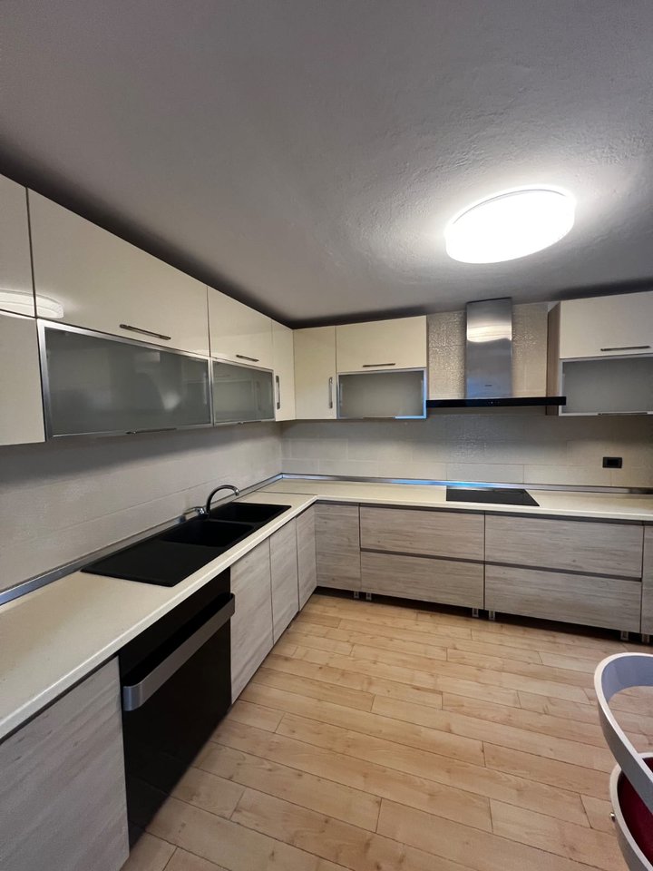 VENDESI APPARTAMENTO 2+1 – SCUOLA DI BALLETTO (VIA ELBASANI)