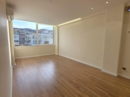 SHITET APARTAMENT 1+1 – KOMUNA E PARISIT (PRANË KRISTAL CENTER)