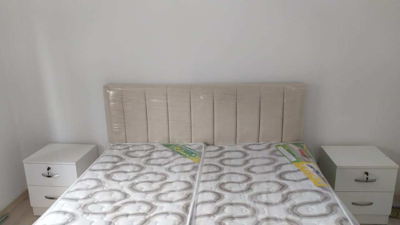 APARTAMENT 1+1 ME QIRA – VARRI I BAMIT (KRYQËZIMI I SPITALIT, PASTICERI LIKA)