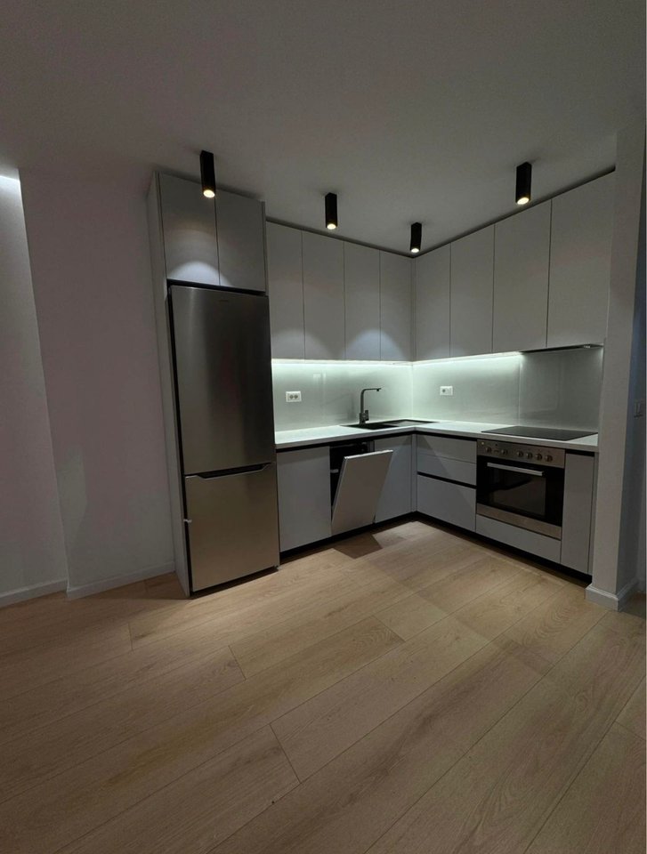 SHITET APARTAMENT 1+1 – BRRYLI, PRANË MATERNITETIT TË RI