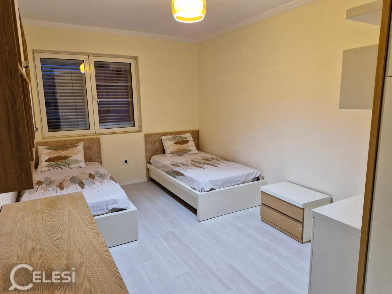 VENDESI APPARTAMENTO 3+1+2 – VICINO UET (PORCELLANA)