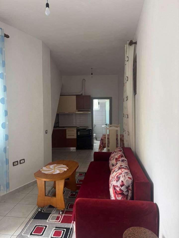 APARTAMENT 1+1 ME QIRA – RR. “SIRI KODRA” (PRANË NËNSTACIONIT ELEKTRIK)