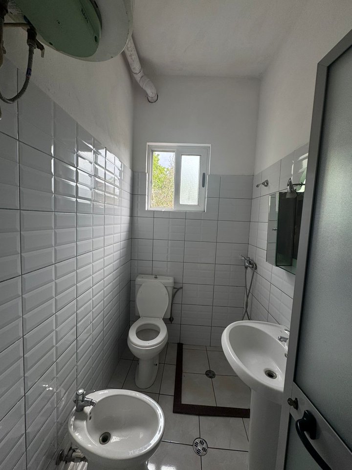 APARTAMENT 1+1 ME QIRA – RR. “SIRI KODRA” (PRANË NËNSTACIONIT ELEKTRIK)