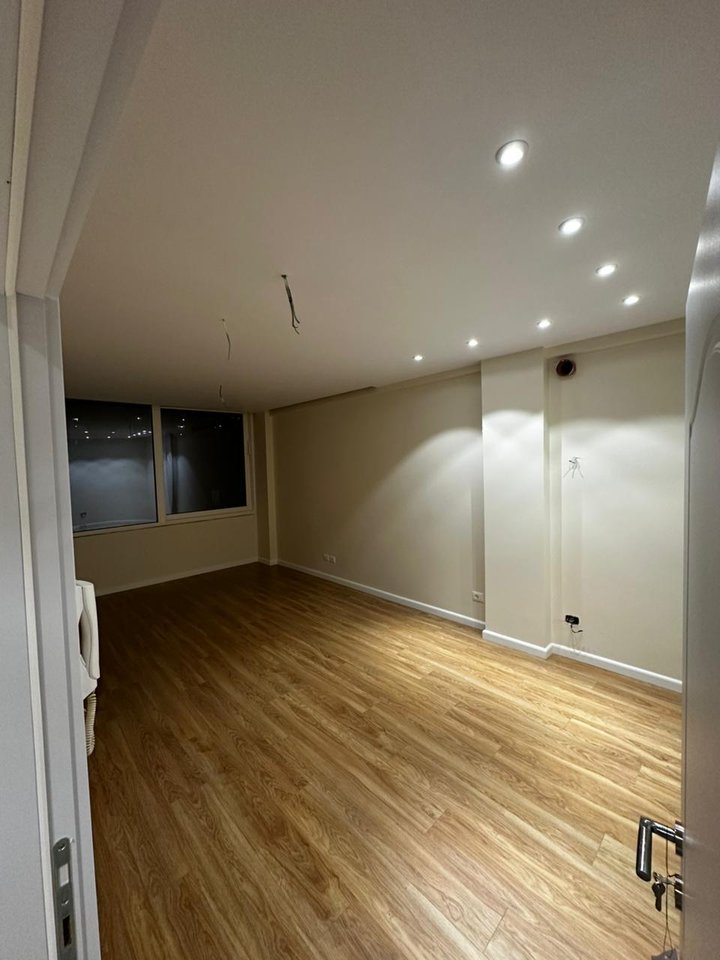 SHITET APARTAMENT 1+1 – KOMUNA E PARISIT (PRANË KRISTAL CENTER)