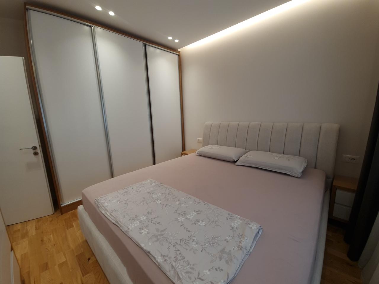 APARTAMENT 1+1 ME QIRA – RRUGA E KAVAJËS
