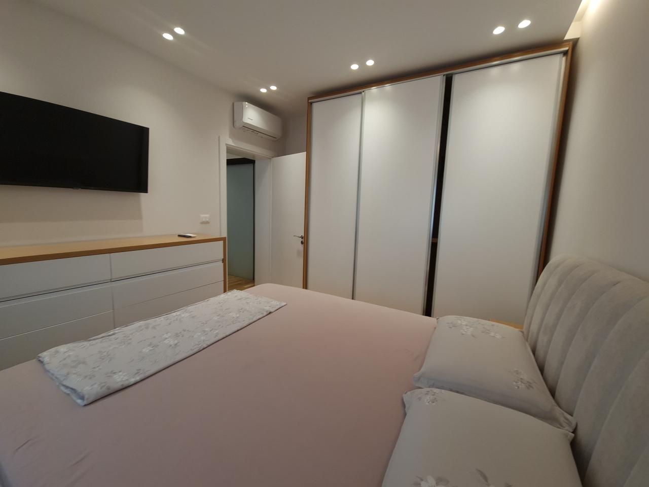 APARTAMENT 1+1 ME QIRA – RRUGA E KAVAJËS