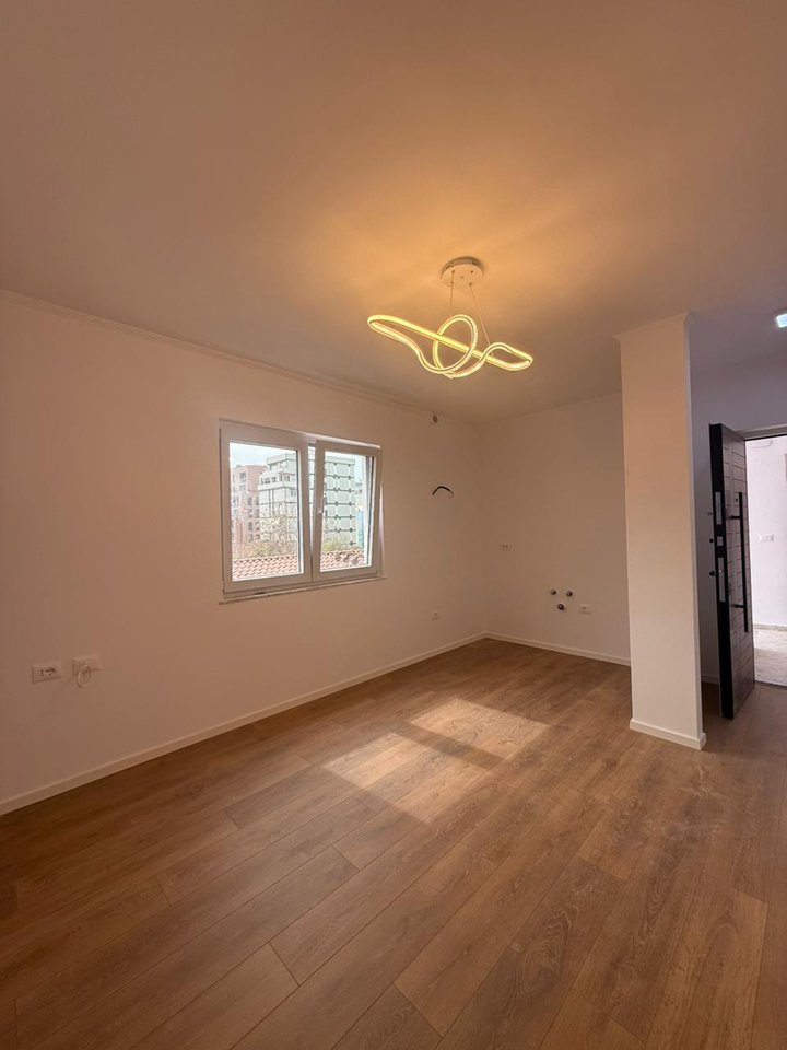 SHITET APARTAMENT 1+1 – SHKOLLA E KUQE