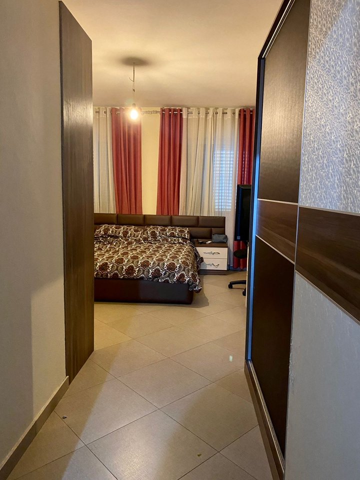 SHITET APARTAMENT 2+1+2 – YZBERISHT (3 DËSHMORËT)