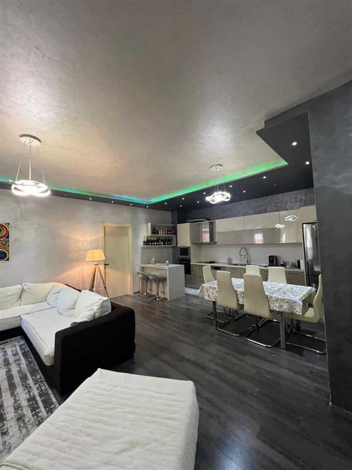 SHITET APARTAMENT 2+1+2 – NGJITUR ME DELIJORGJI, TIRANË