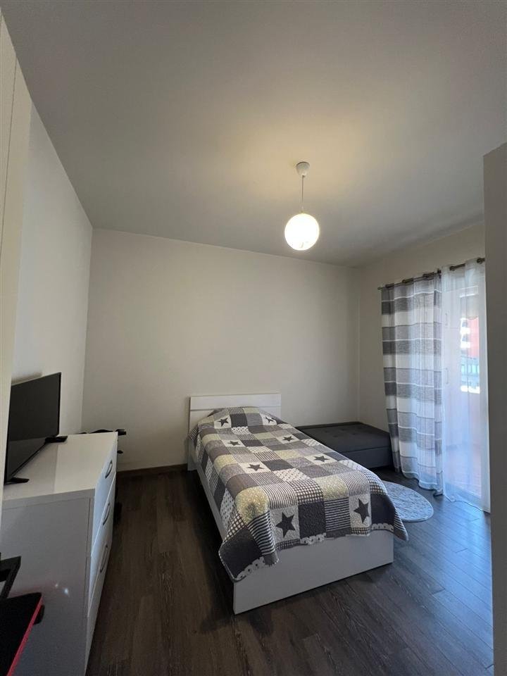 SHITET APARTAMENT 2+1+2 – NGJITUR ME DELIJORGJI, TIRANË