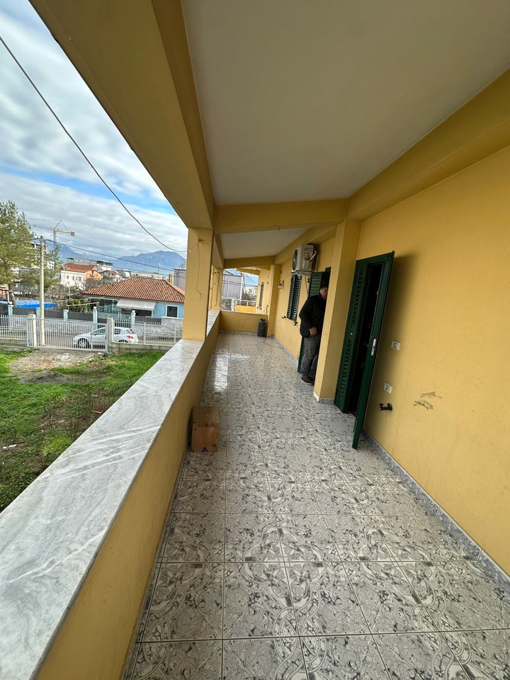 AFFITTASI CASA 2+1 – BATHORE, TIRANA