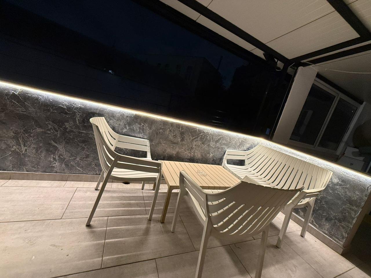 AFFITTASI APPARTAMENTO 1+1+VERANDA – MEDRESEJA, TIRANA