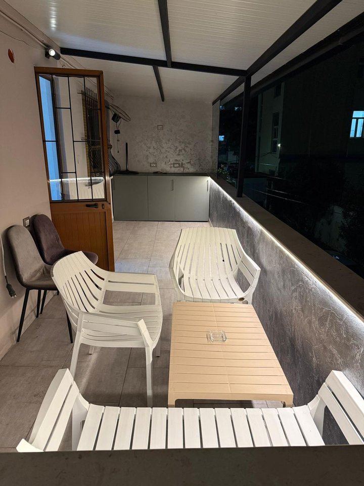 AFFITTASI APPARTAMENTO 1+1+VERANDA – MEDRESEJA, TIRANA