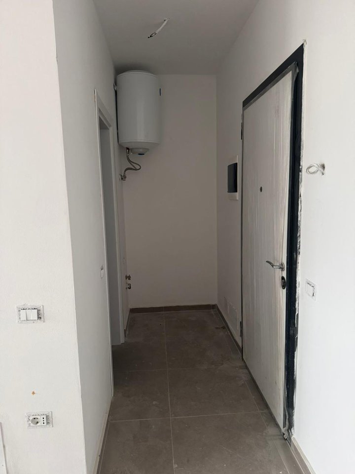APARTAMENT 1+1 + PARKIM ME QIRA – LAPRAKË (RR. DRITAN HOXHA)