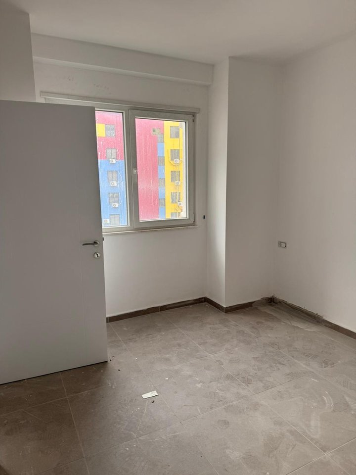 APARTAMENT 1+1 + PARKIM ME QIRA – LAPRAKË (RR. DRITAN HOXHA)