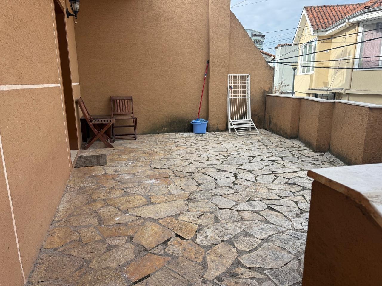 PRIVATE HOUSE FOR RENT 1 FLOOR – ELECTRIC MARKET