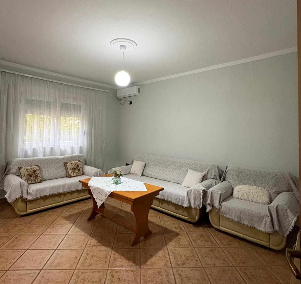 JEPET ME QIRA APARTAMENT 1+1 – LAPRAKË