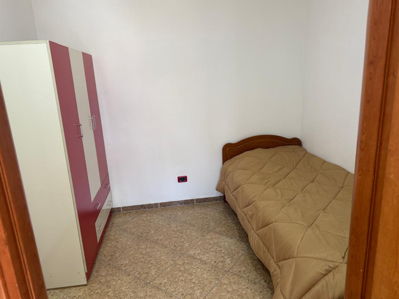 JEPET ME QIRA SHTËPI PRIVATE – ZONA SPITALET, PRANË SPITALIT AMERIKAN 2