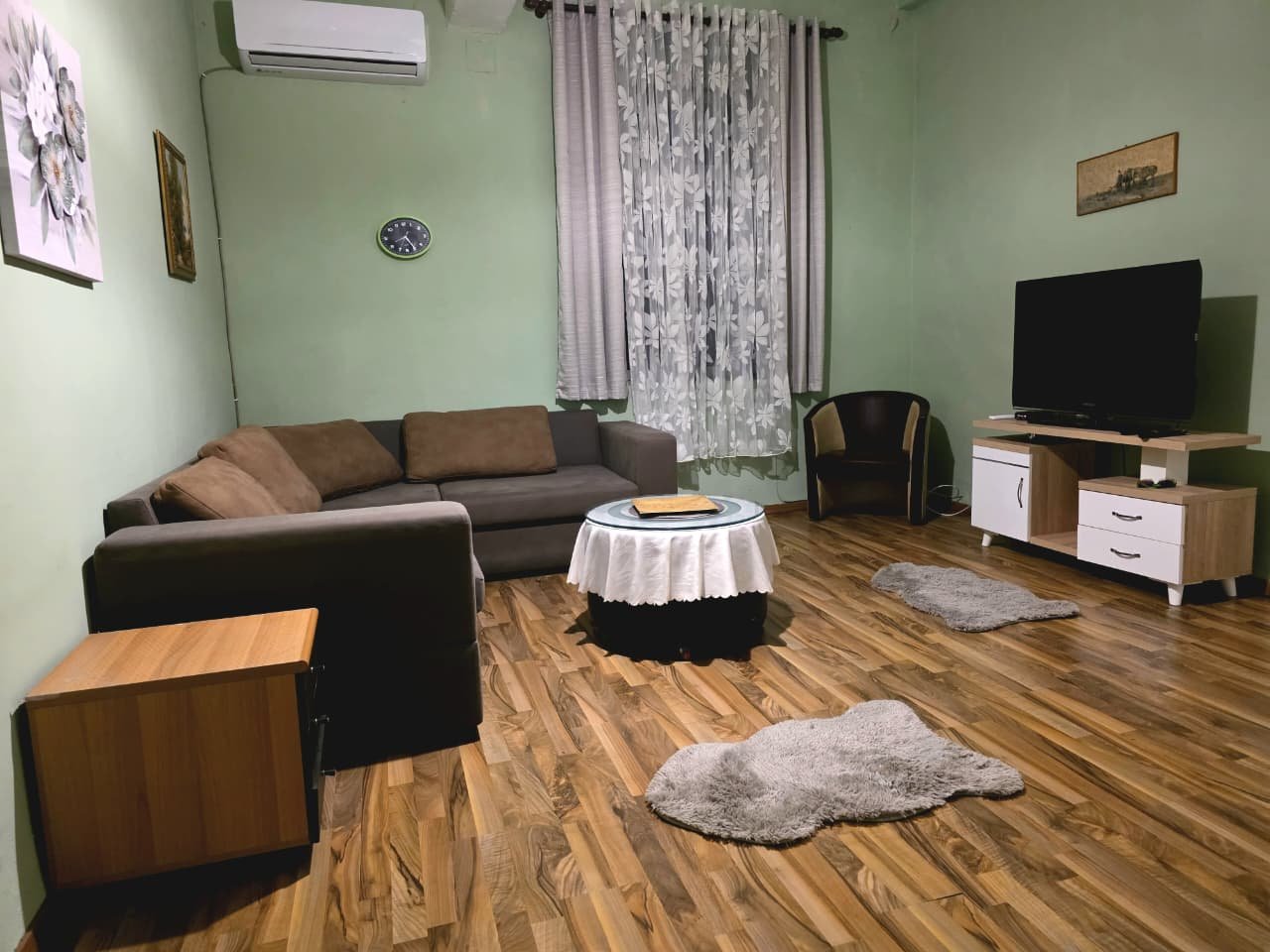 JEPET ME QIRA APARTAMENT 1+1 – MYSLYM SHYRI