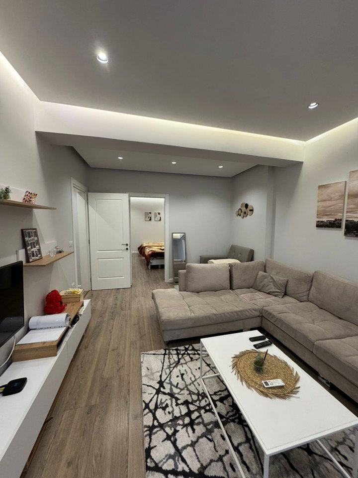 SHITET APARTAMENT 1+1 – SHKOLLA “VASIL SHANTO”, PRANË KESH