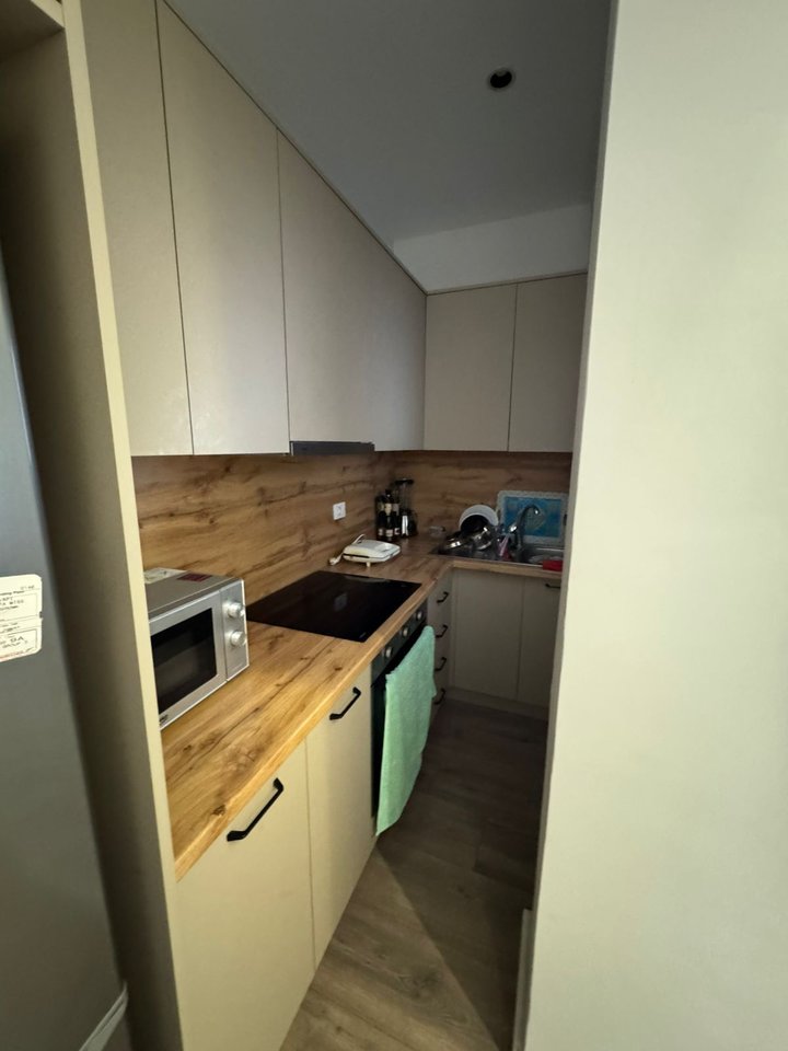 SHITET APARTAMENT 1+1 – SHKOLLA “VASIL SHANTO”, PRANË KESH