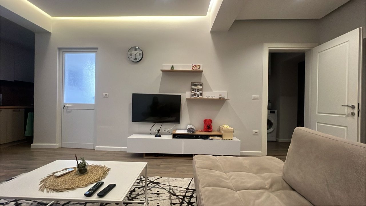 SHITET APARTAMENT 1+1 – SHKOLLA “VASIL SHANTO”, PRANË KESH