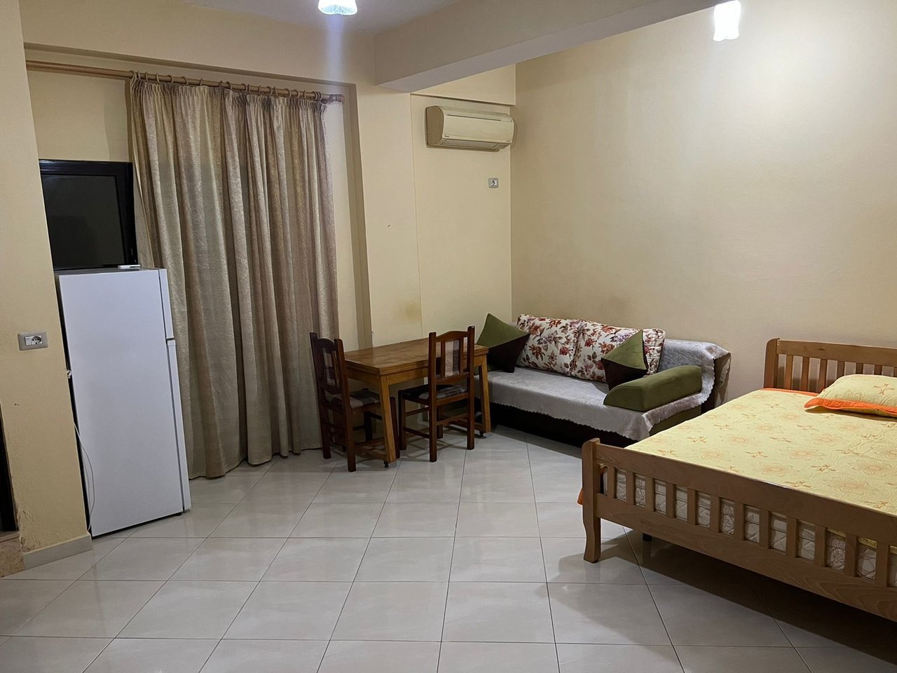 MONOLOCALE IN AFFITTO – VIA 5 MAGGIO