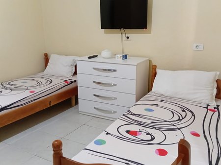 GARSONIERE ME QIRA– 21 DHJETORI, PAS MONDIALIT