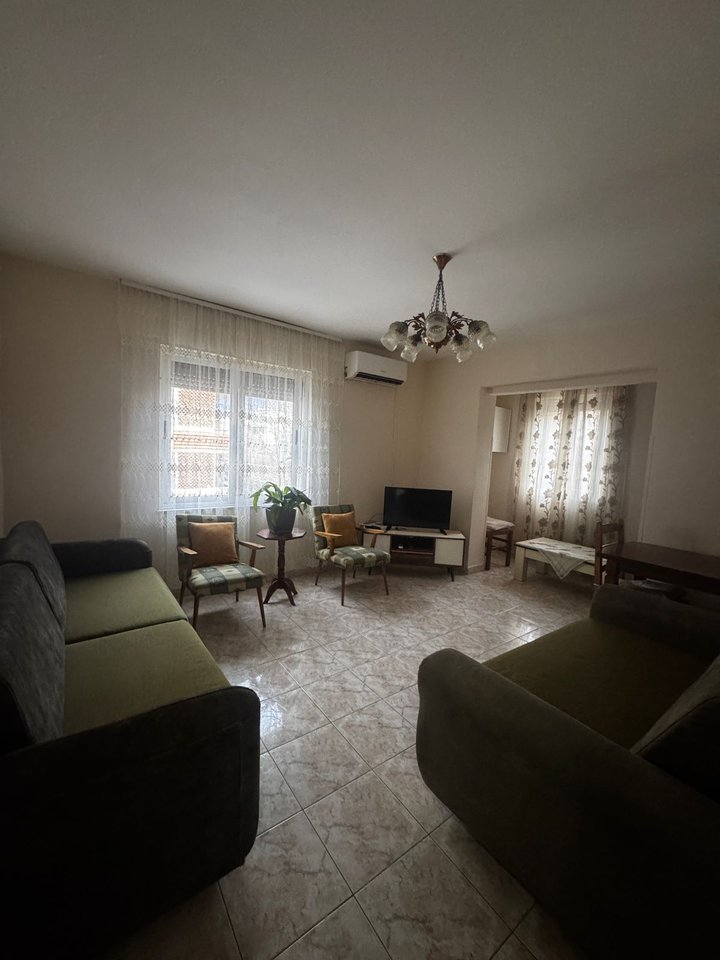 AFFITTASI APPARTAMENTO 1+1 – VIA BARDHYL