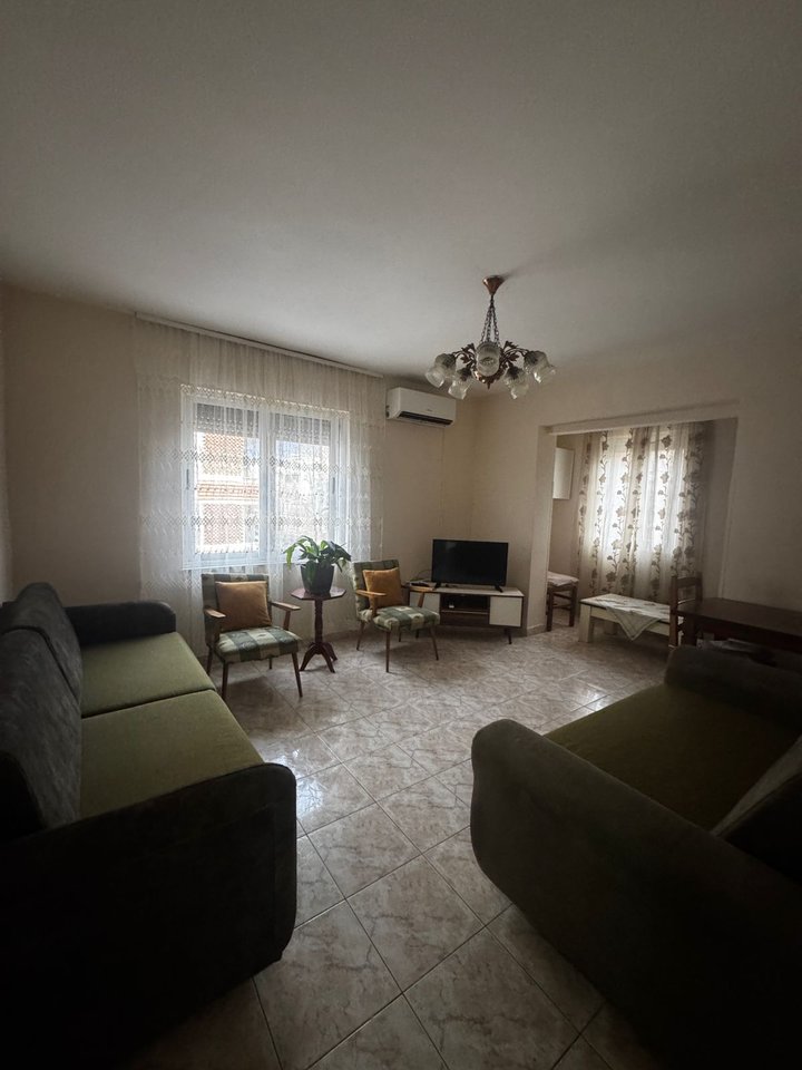 AFFITTASI APPARTAMENTO 1+1 – VIA BARDHYL