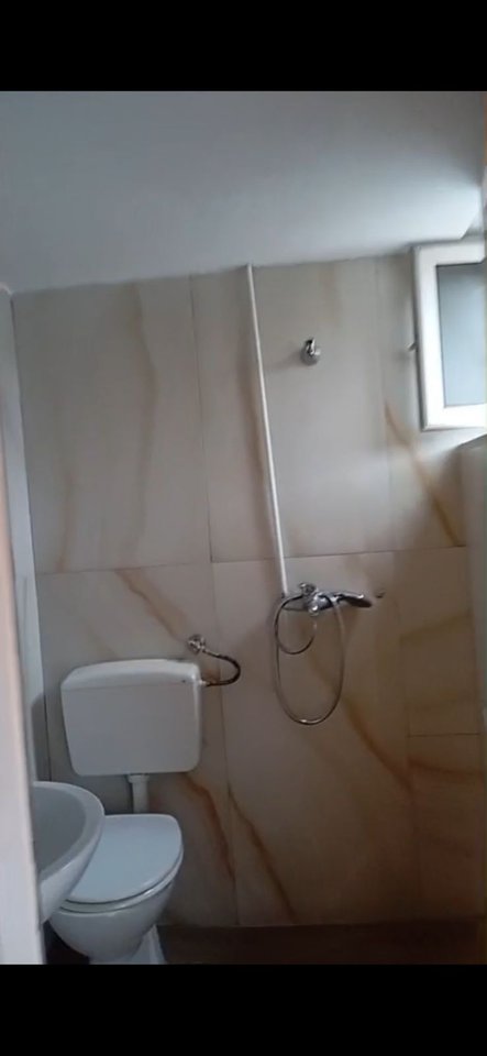 SHTËPI ME QIRA 1+1 – KODRA E PRIFTIT, Rruga Tonin Arapi