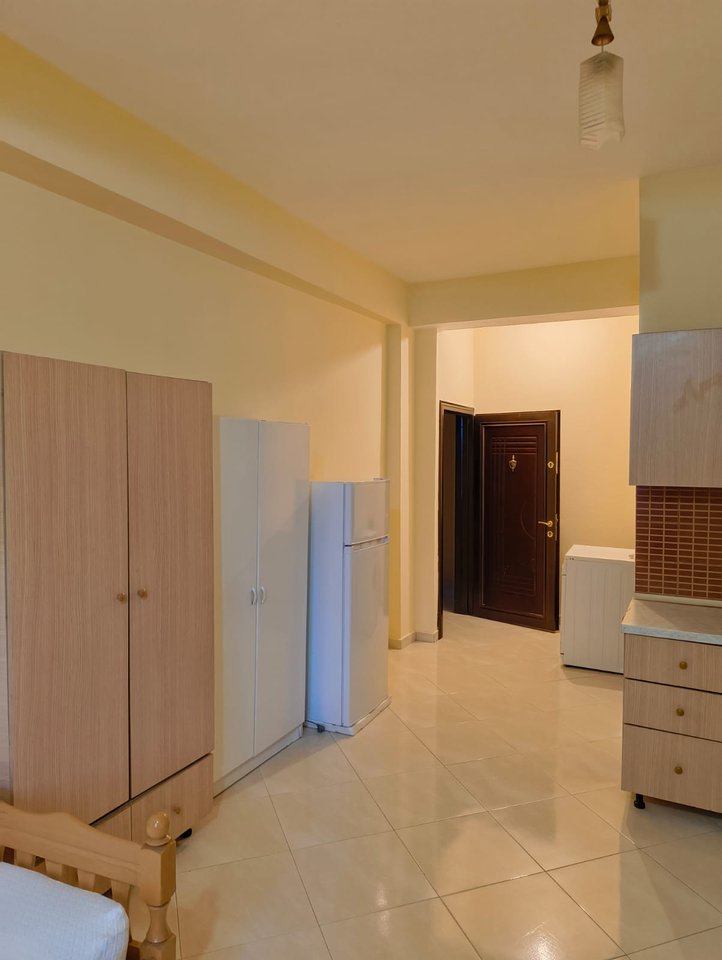 MONOLOCALE IN AFFITTO – VIA 5 MAGGIO