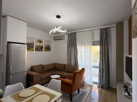 APARTAMENT ME QIRA 1+1 – FRESKU