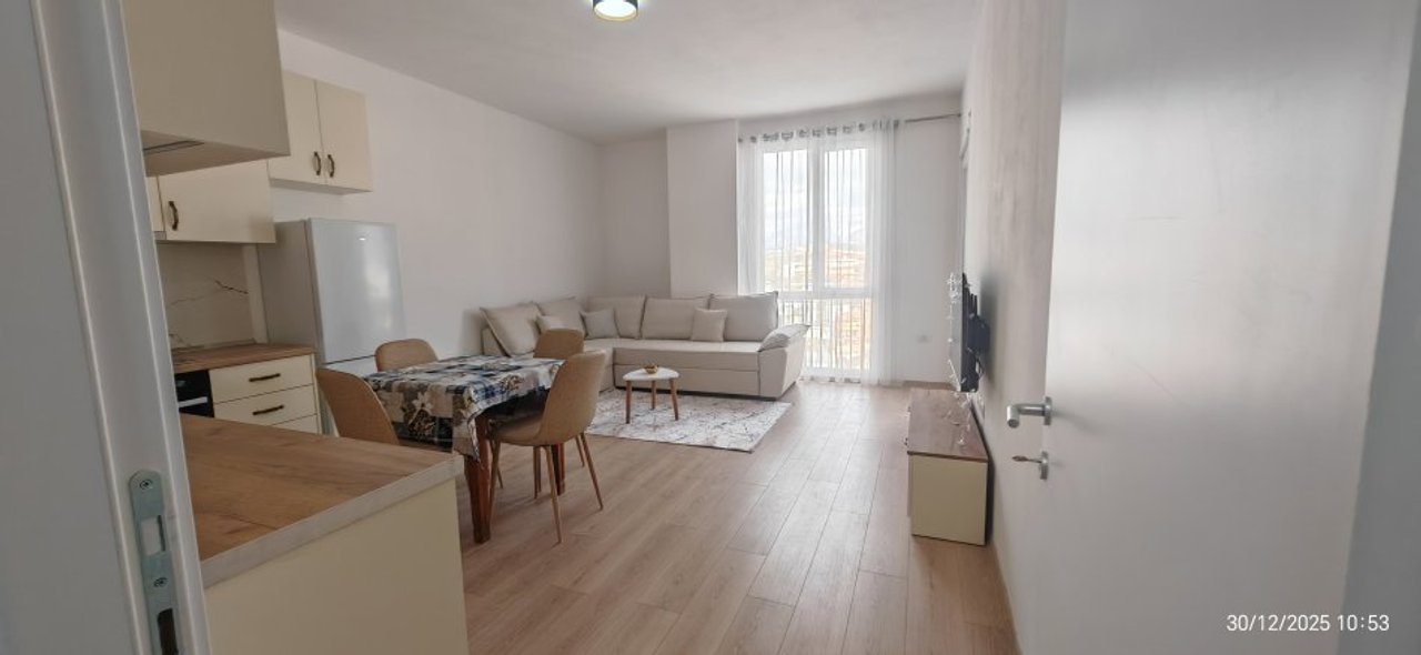 APARTAMENT ME QIRA 1+1 – POLIGRAFIKU / AUTOTRAKTORET, TIRANË
