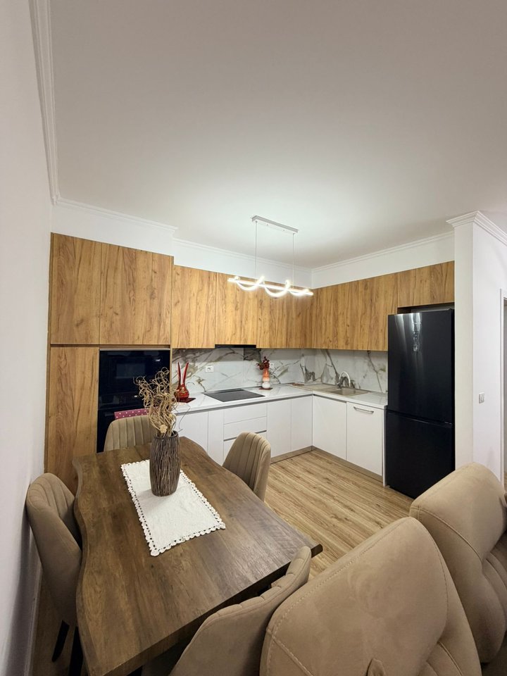 APARTAMENT ME QIRA 1+1 – YZBERISHT, PALLATI I DEA BAR