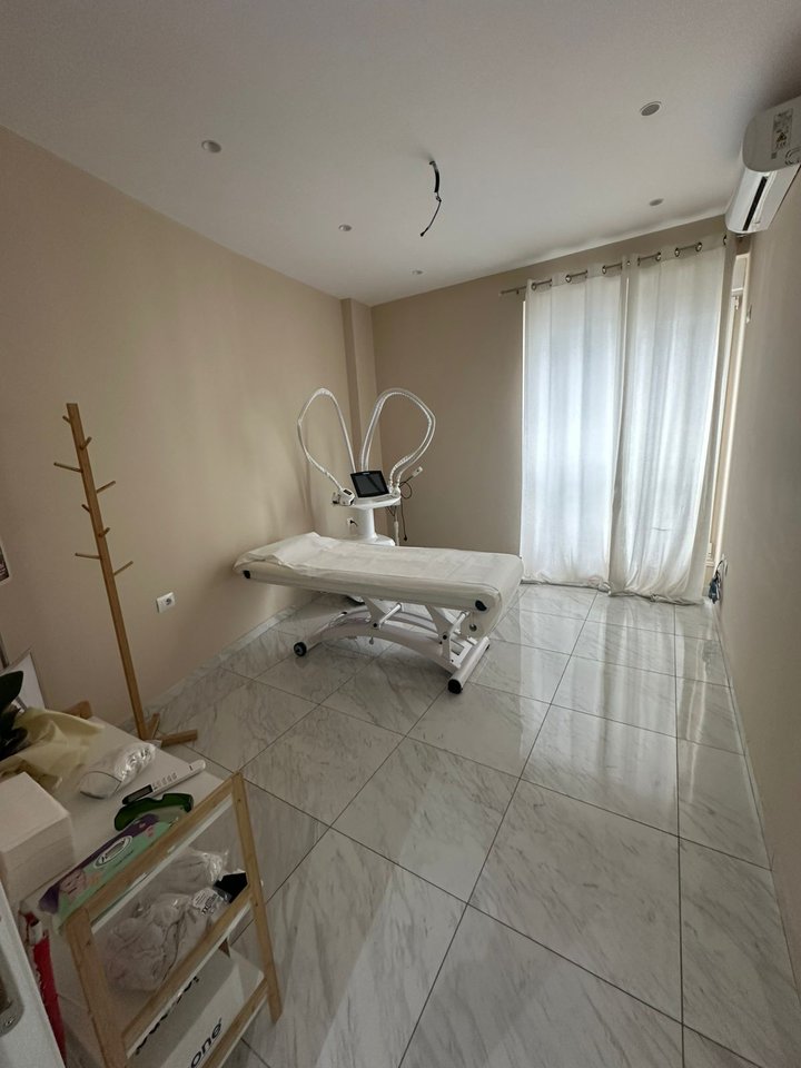 AMBIENT BIZNESI ME QIRA – KOMUNA E PARISIT