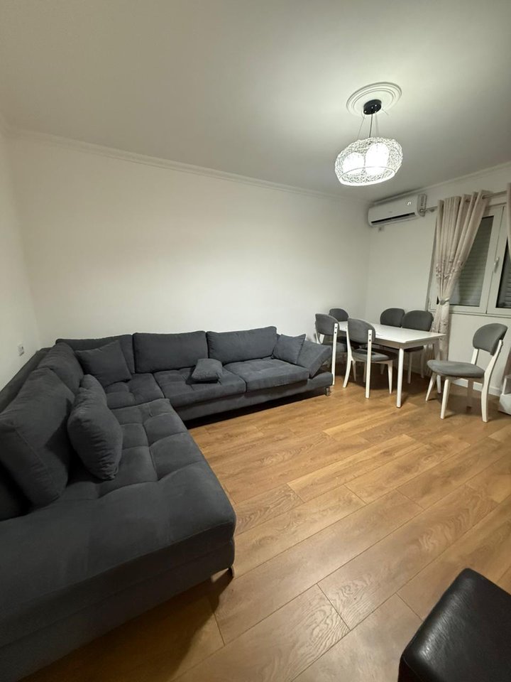 SHITET APARTAMENT 2+1 – XHAMIA XHURA, PORCELAN